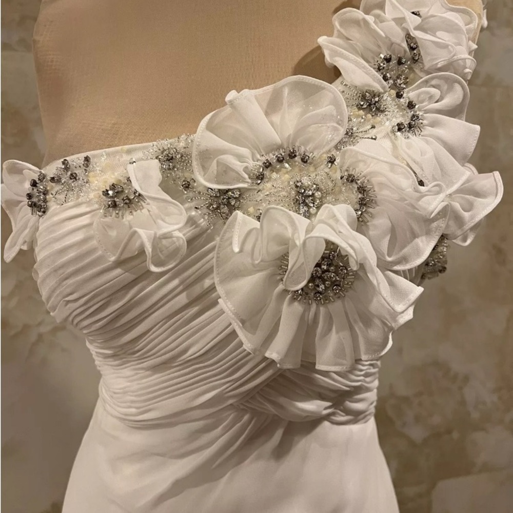 Elegant White Floral Embellished Dress